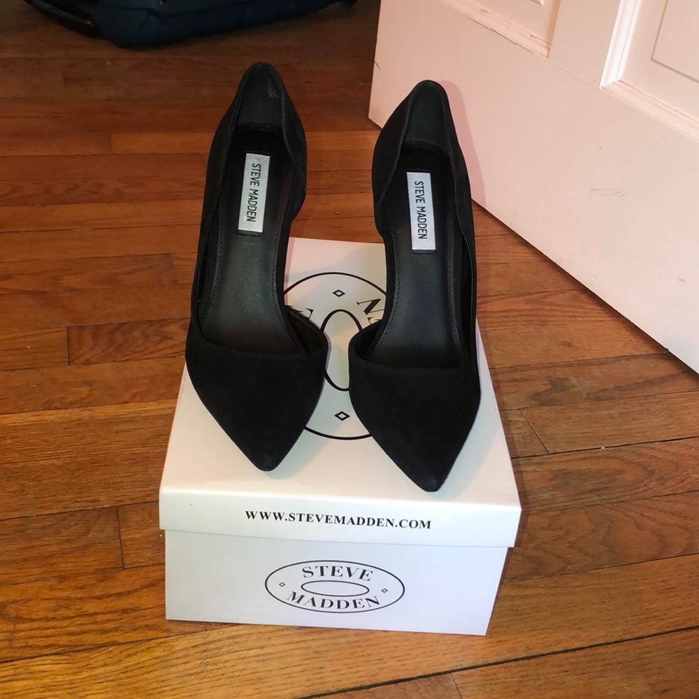 Steve Madden black suede “Felicity” Pumps